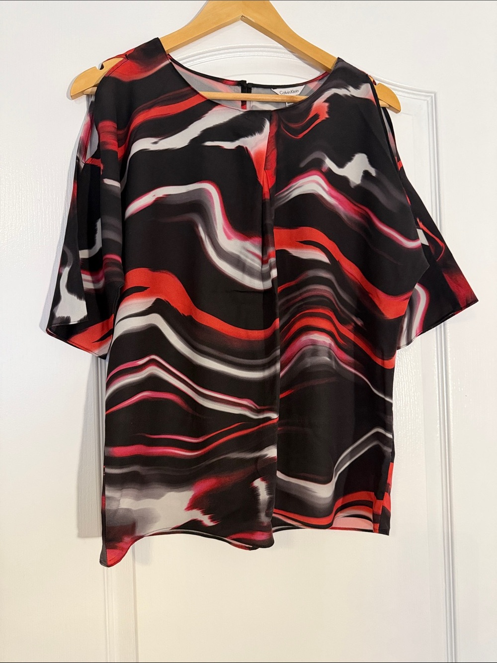 Calvin Klein Black, Red & White Wave-Print Short Sleeve Blouse, size M